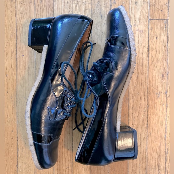Vintage mod shoes, black leather and patent, 1.5 in heel, women’s 7 (narrow) - Picture 2 of 8